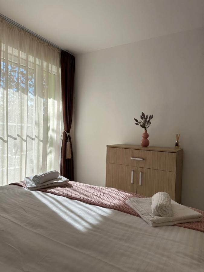 Fly Airport Residences & Therme-Self Check-In Otopeni Dış mekan fotoğraf