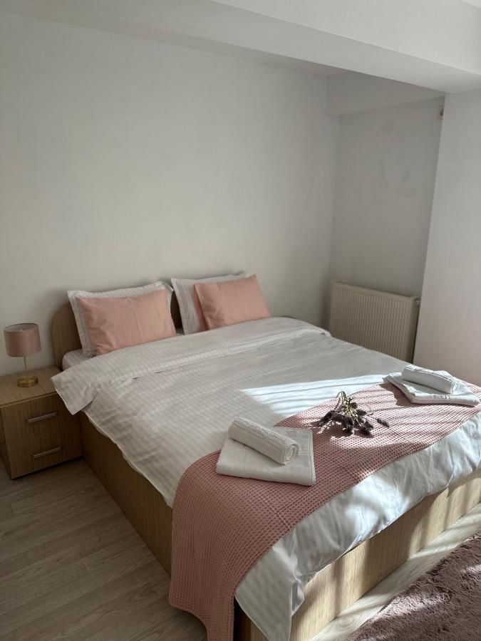 Fly Airport Residences & Therme-Self Check-In Otopeni Dış mekan fotoğraf