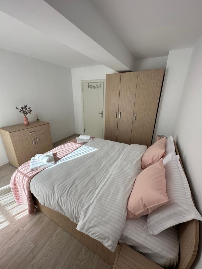 Fly Airport Residences & Therme-Self Check-In Otopeni Dış mekan fotoğraf